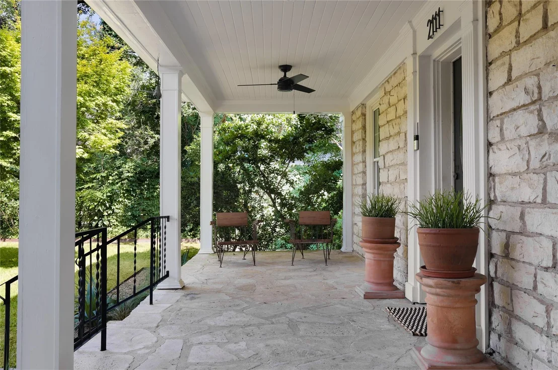 Photo of 2111 Enfield RD