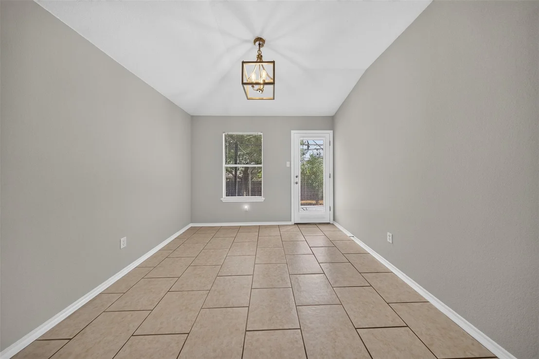 Photo of 112 Northern TRL