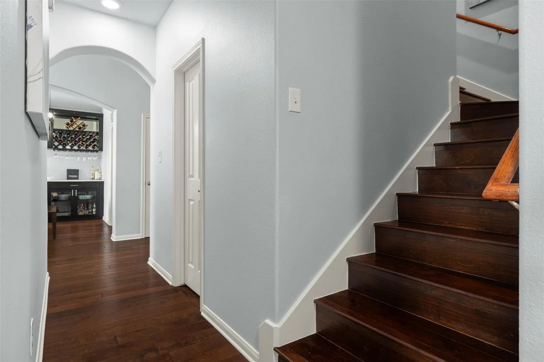 Photo of 200 Lexington DR