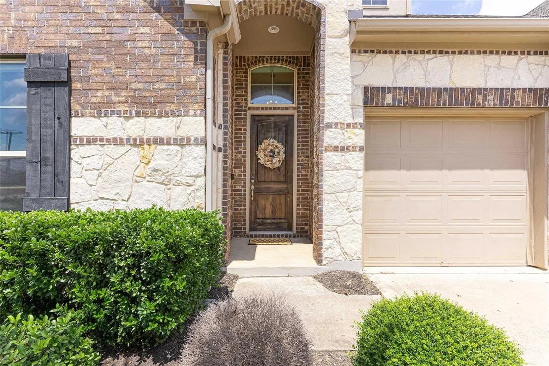 Photo of 833 Tabernash DR