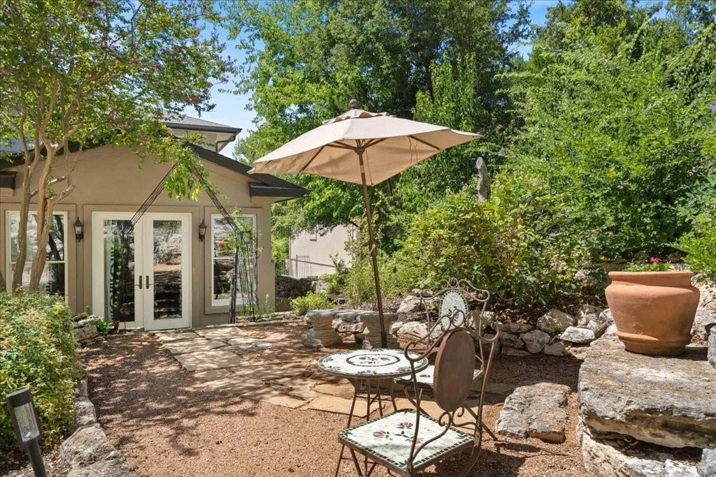 Photo of 4100 Love Bird LN