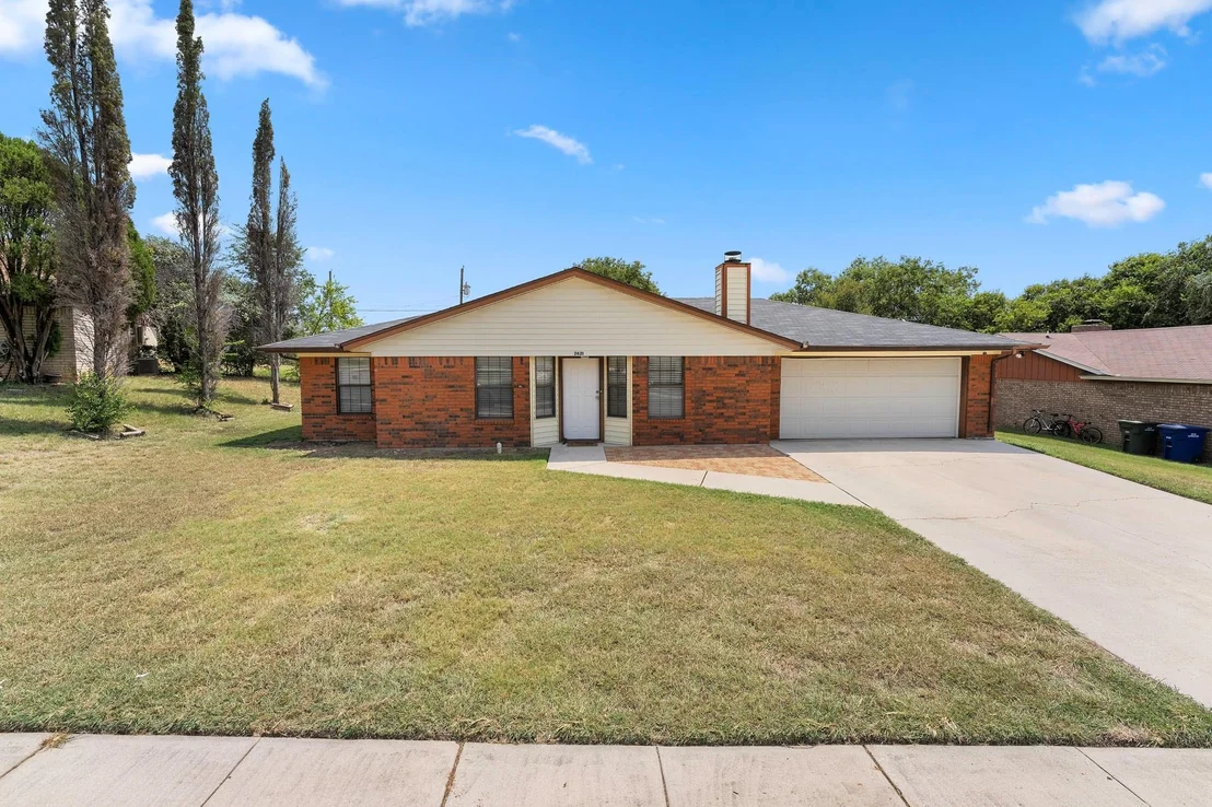 Photo of 2621 Phyllis DR