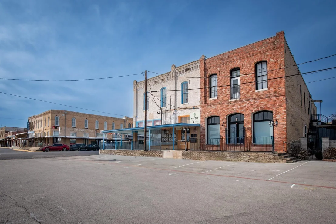 Photo of 418 S Avenue D Ave