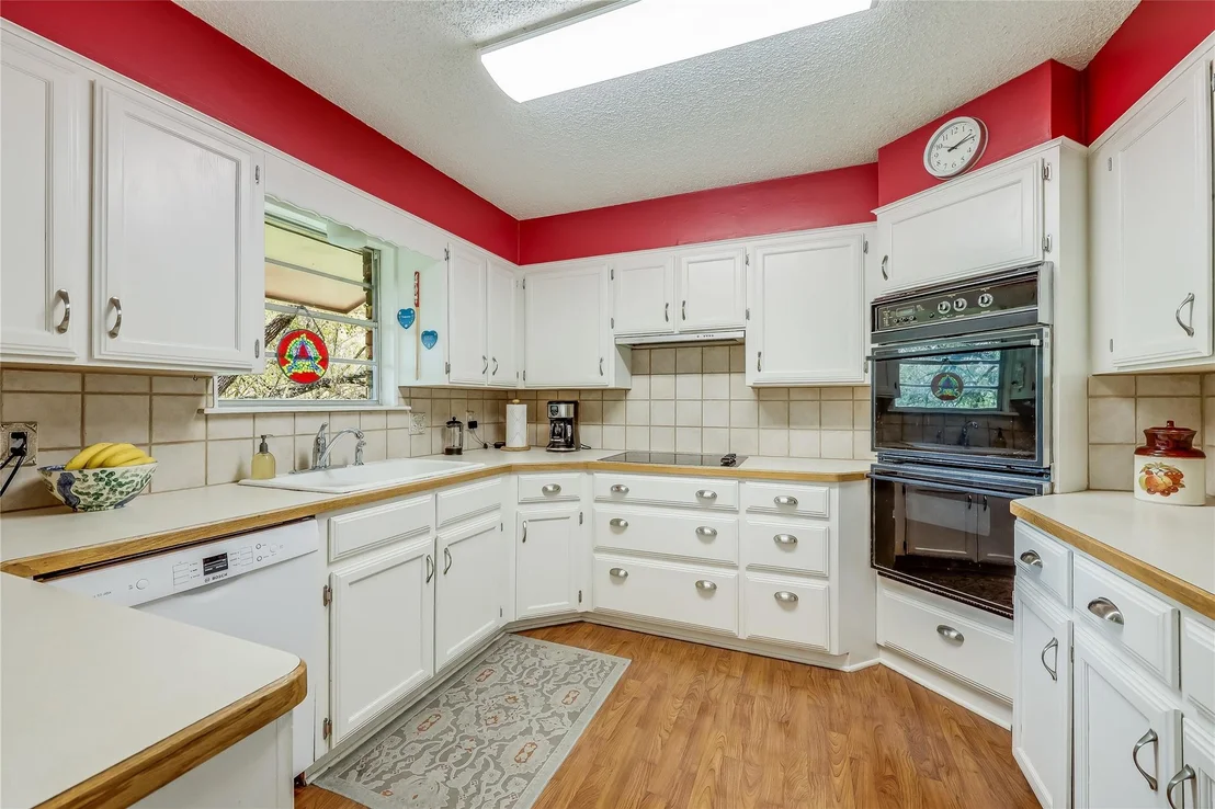 Photo of 9 Inwood CIR