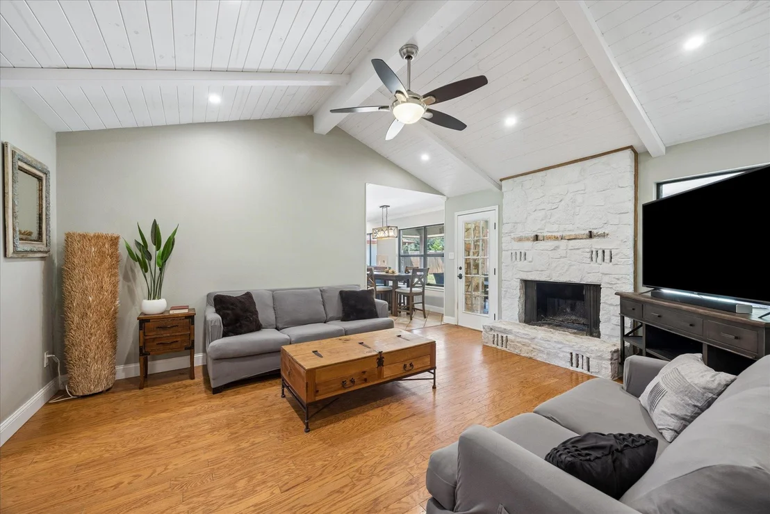 Photo of 208 Maple DR