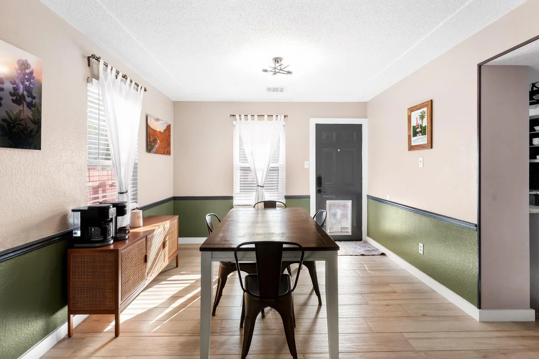 Photo of 1701 Greenlawn BLVD