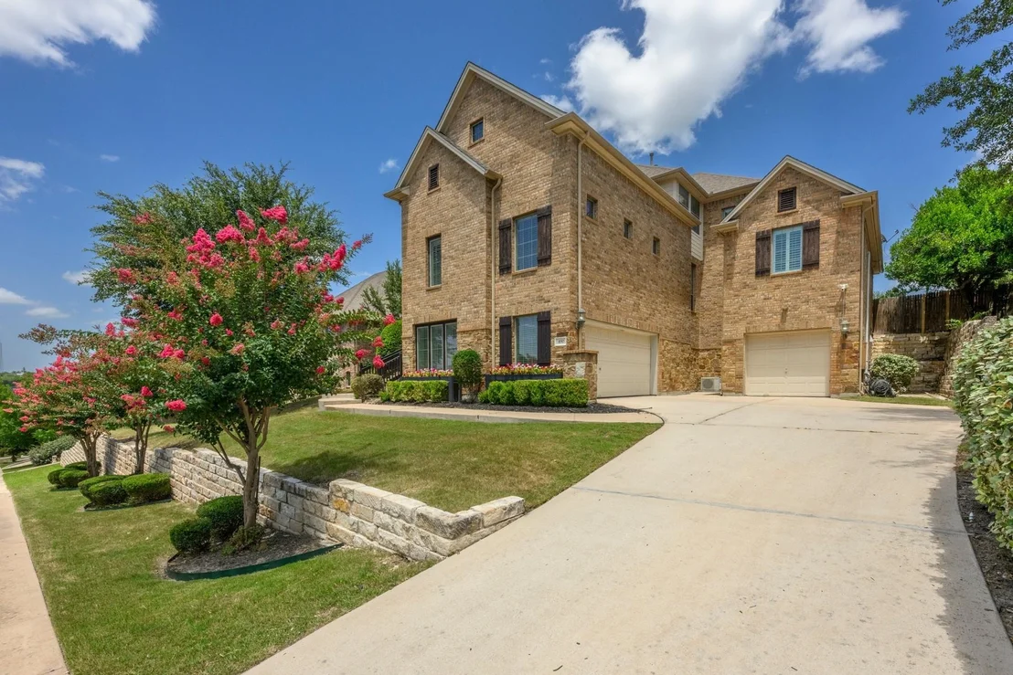 Photo of 490 Aspen DR