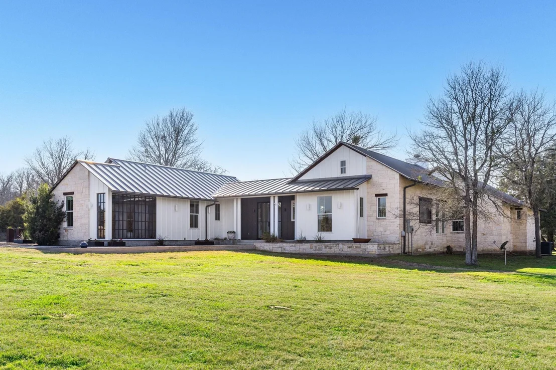 Photo of 220 Estate ROW