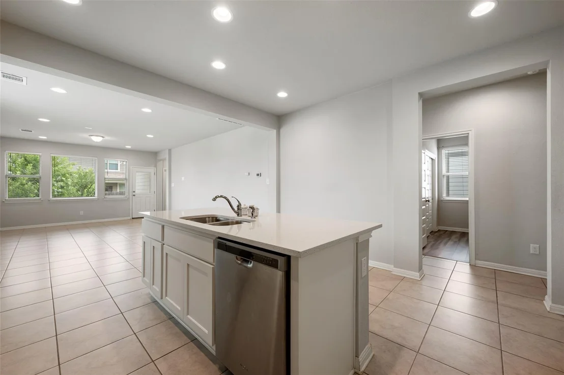 Photo of 101 Quiet Man DR