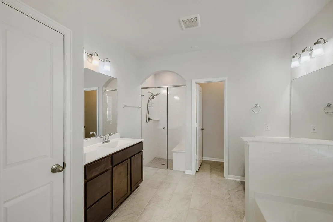 Photo of 137 Switch Bud DR