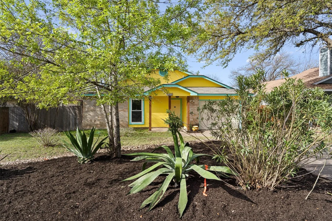 Photo of 1403 Alma DR
