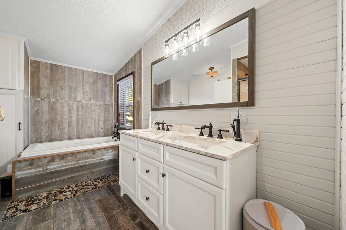 Photo of 28609 Paradise Manor DR
