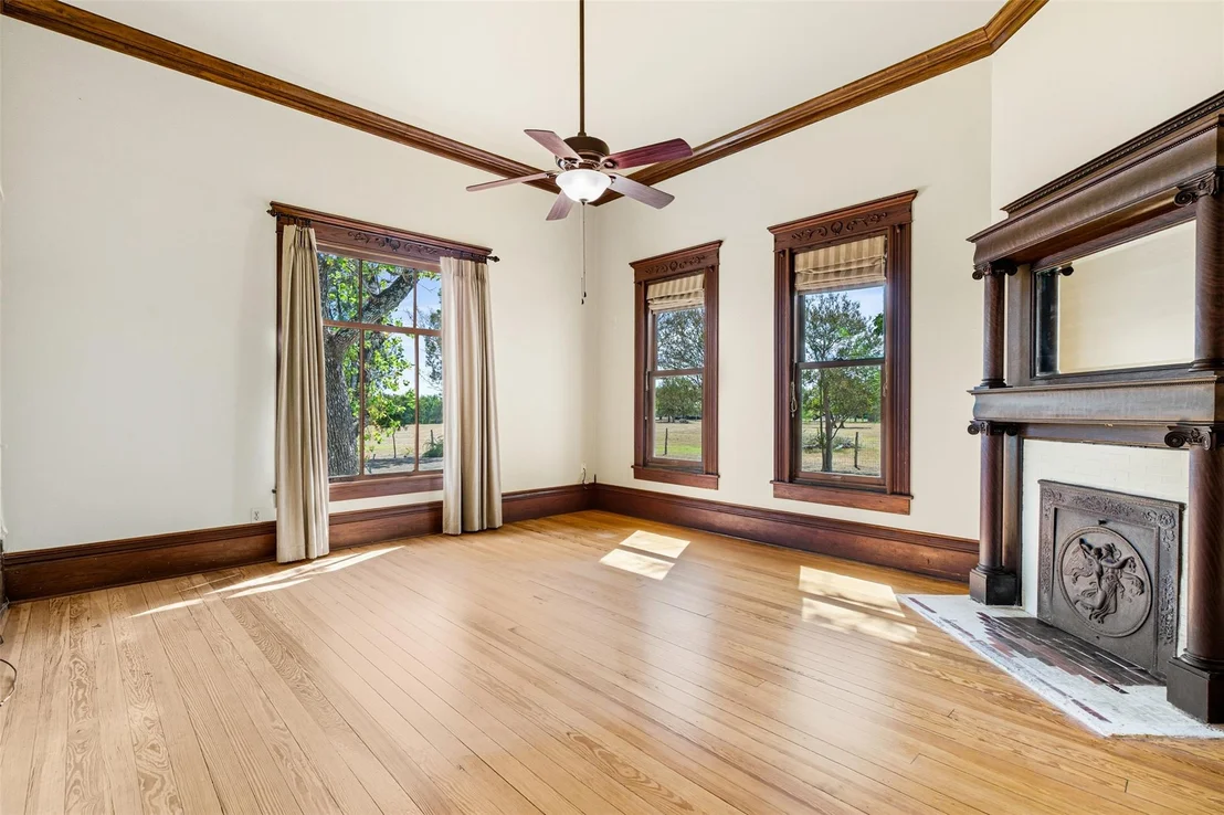 Photo of 105 Davis DR