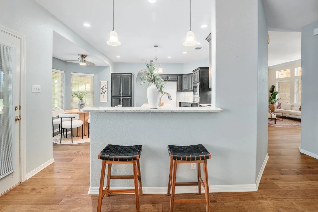 Photo of 101 Lakeview LN