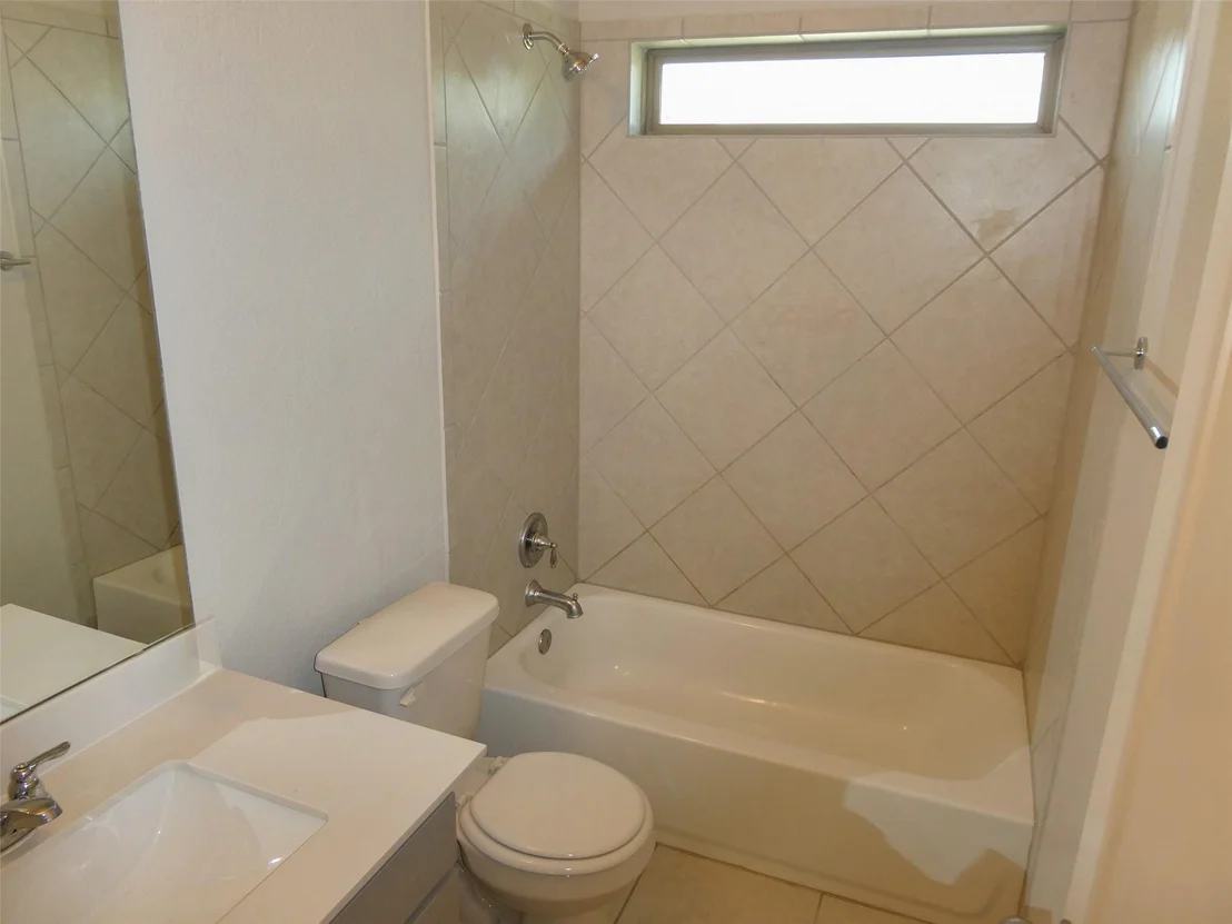 Photo of 1017 HIGHCREST