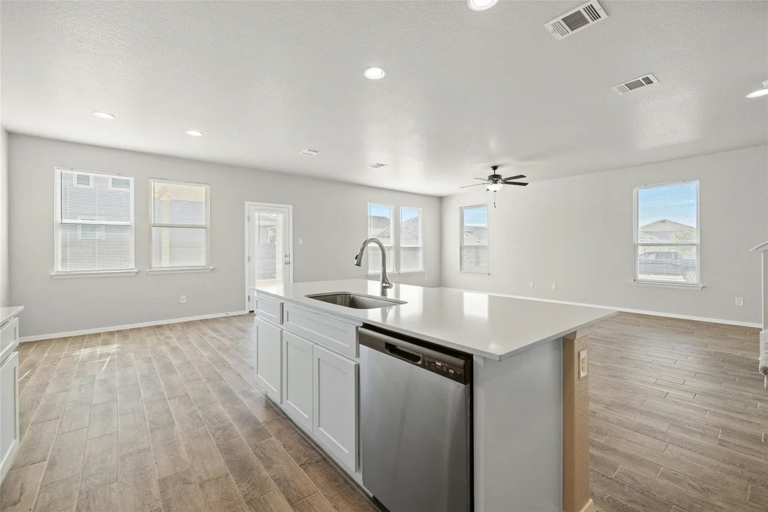 Photo of 5000 Black Onyx DR