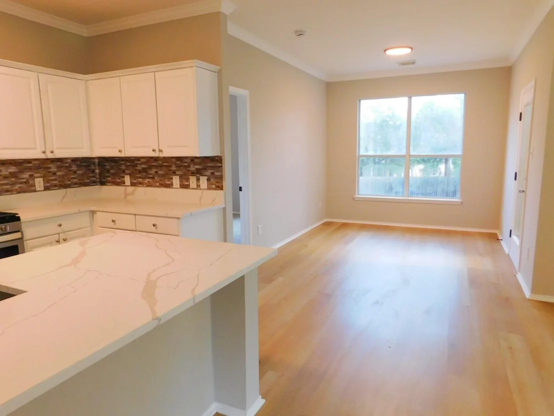 Photo of 1411 Encino DR