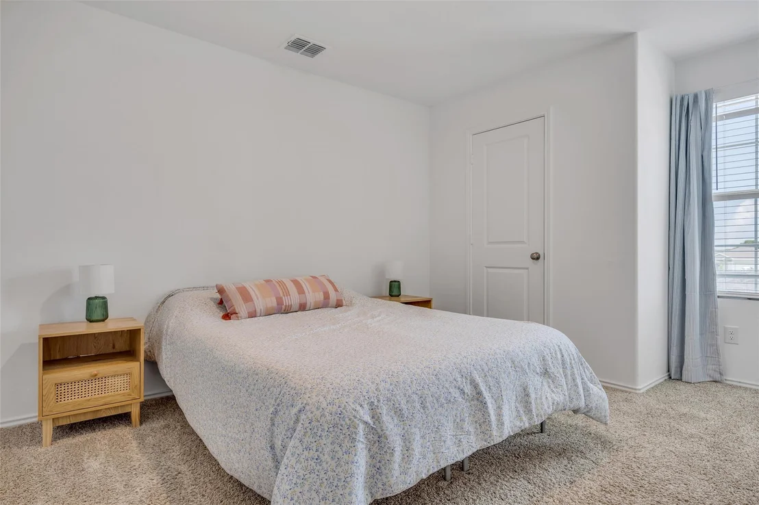 Photo of 2406 Windrow LN