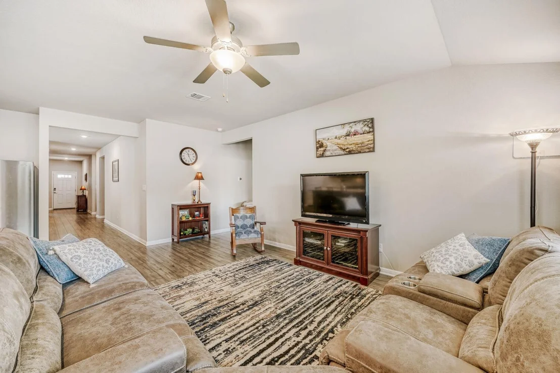 Photo of 10505 Mager LN