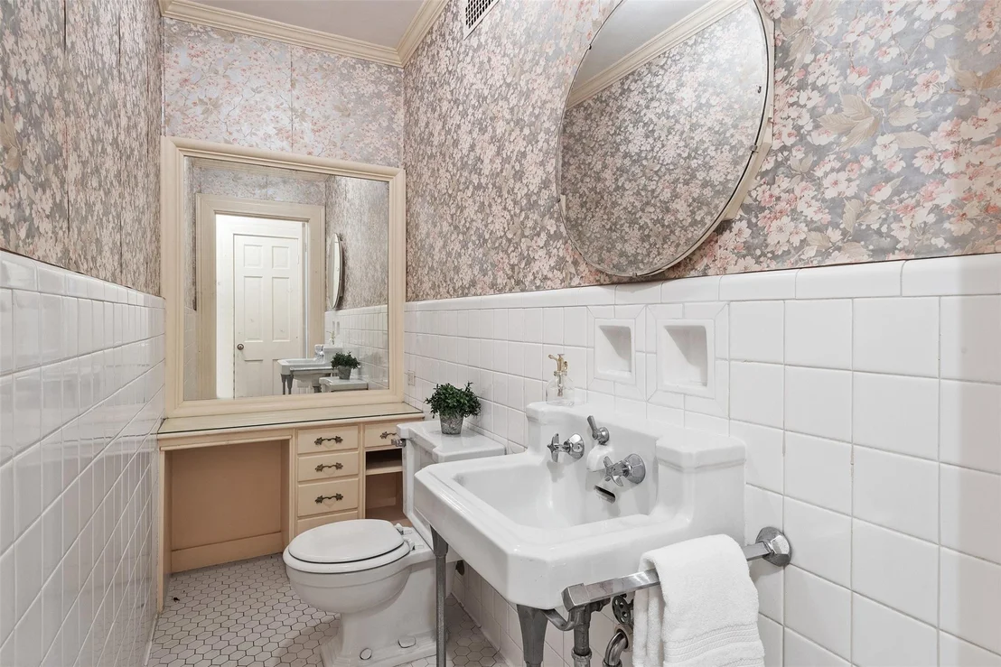 Photo of 516 W Nugent Ave