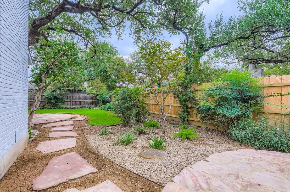 Photo of 11703 Oak Knoll DR