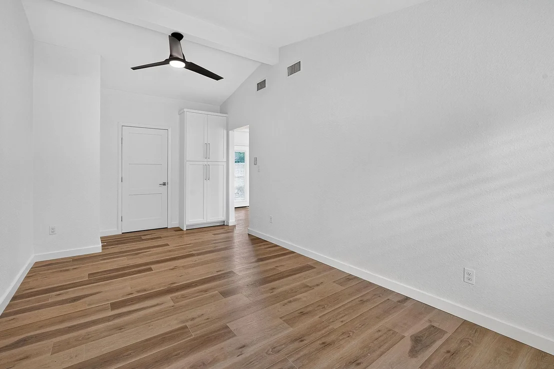 Photo of 204 Chippendale Ave