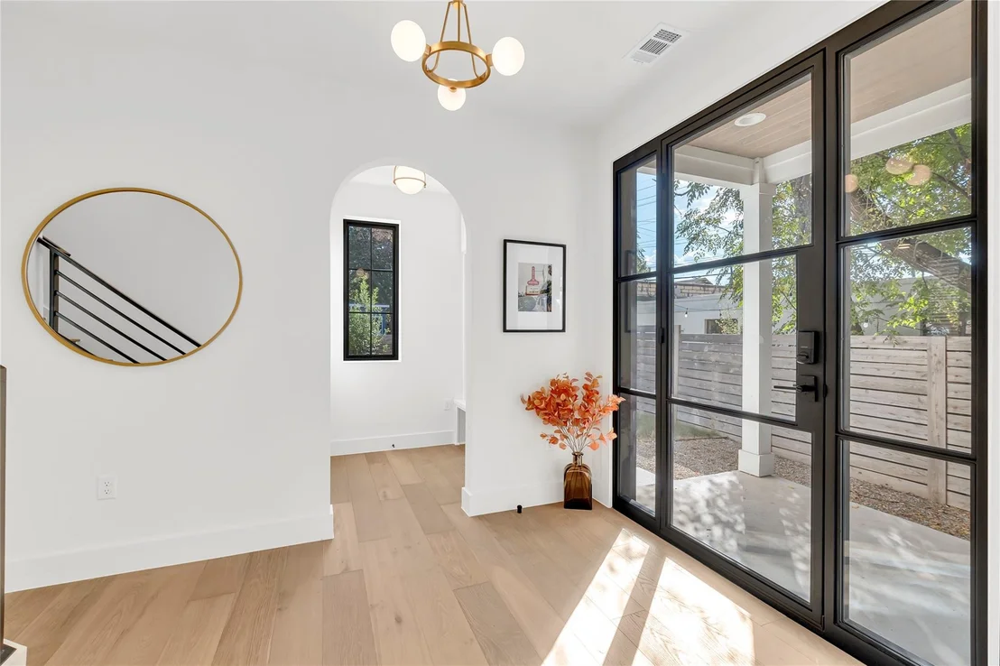 Photo of 1902 Tillotson Ave