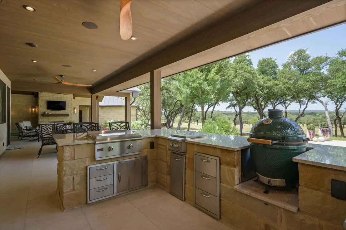 Photo of 900 Rivercliff DR