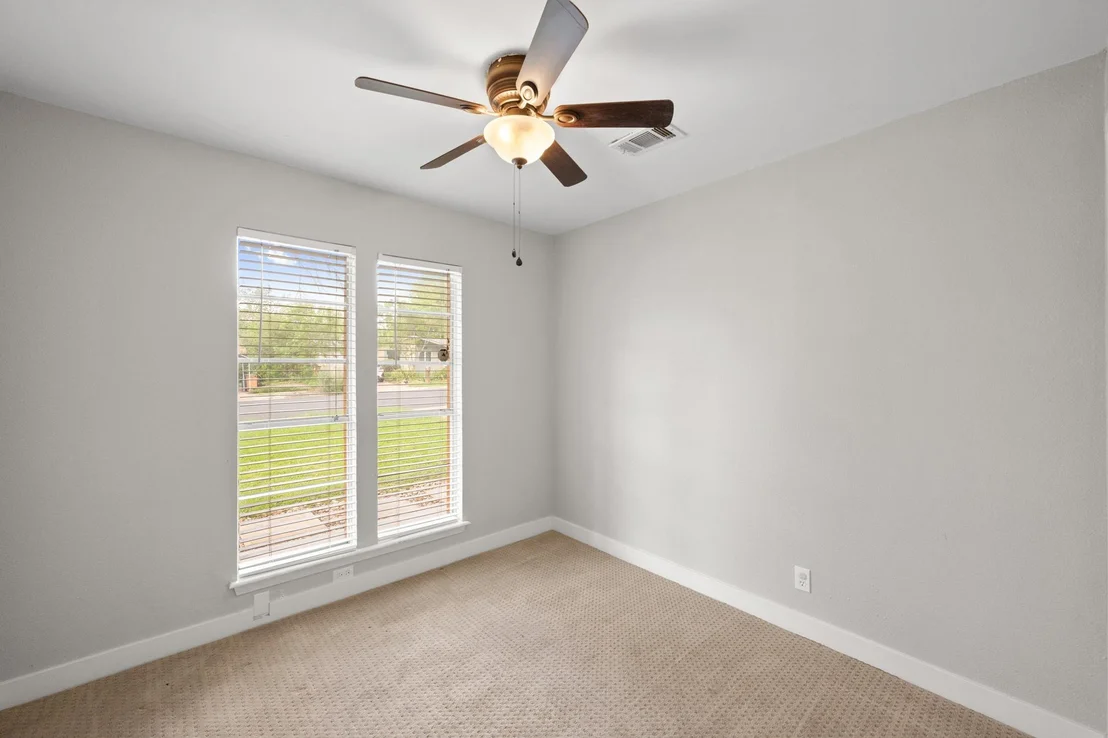 Photo of 902 Emerald Wood DR
