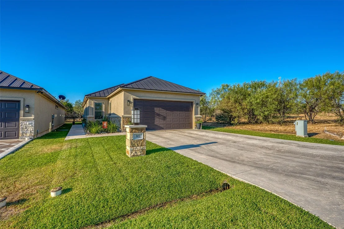 Photo of 317 Parallel Circle CIR
