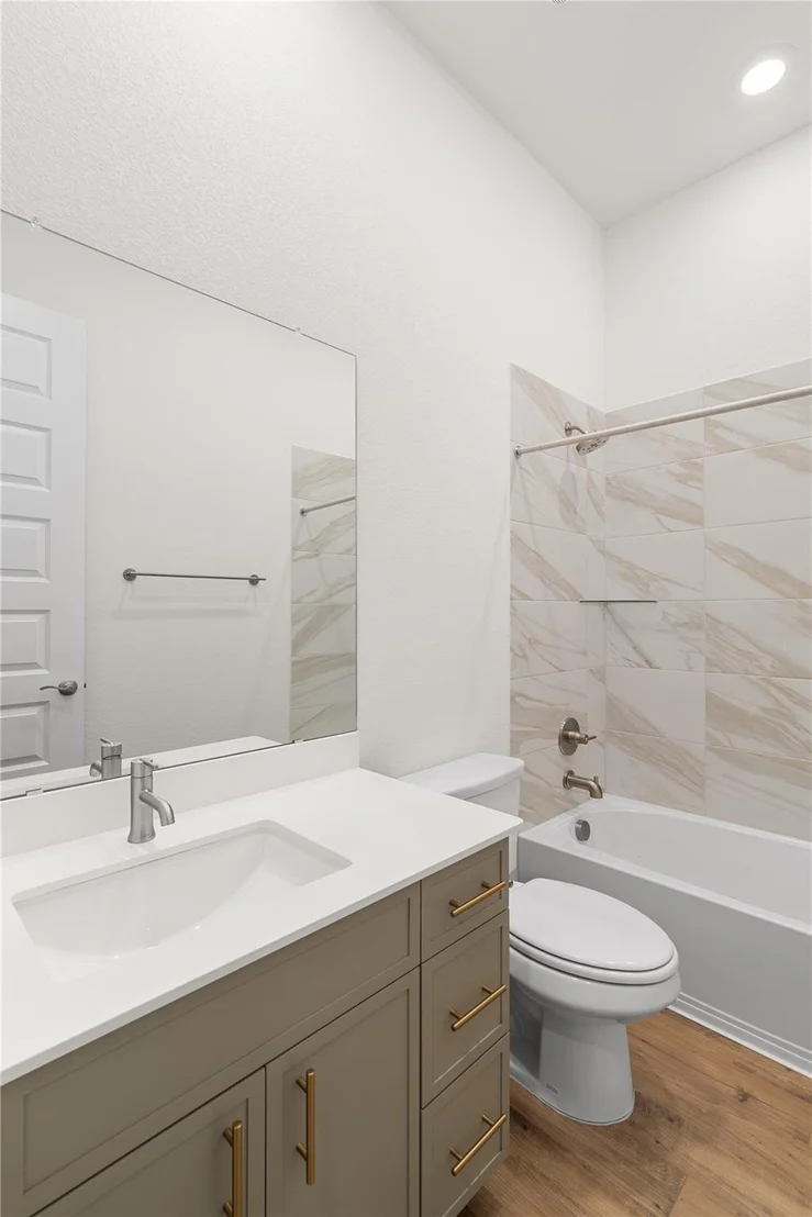 Photo of 2105 Tobiano TRCE