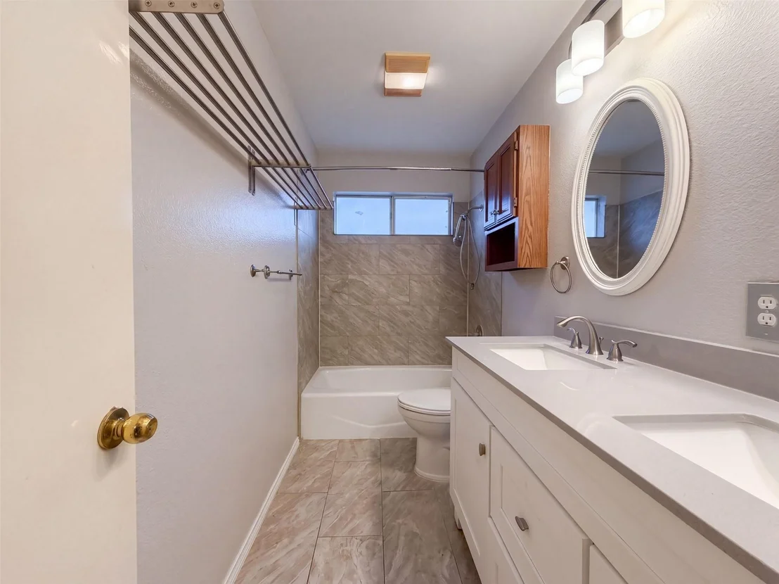 Photo of 1722 Woods BLVD