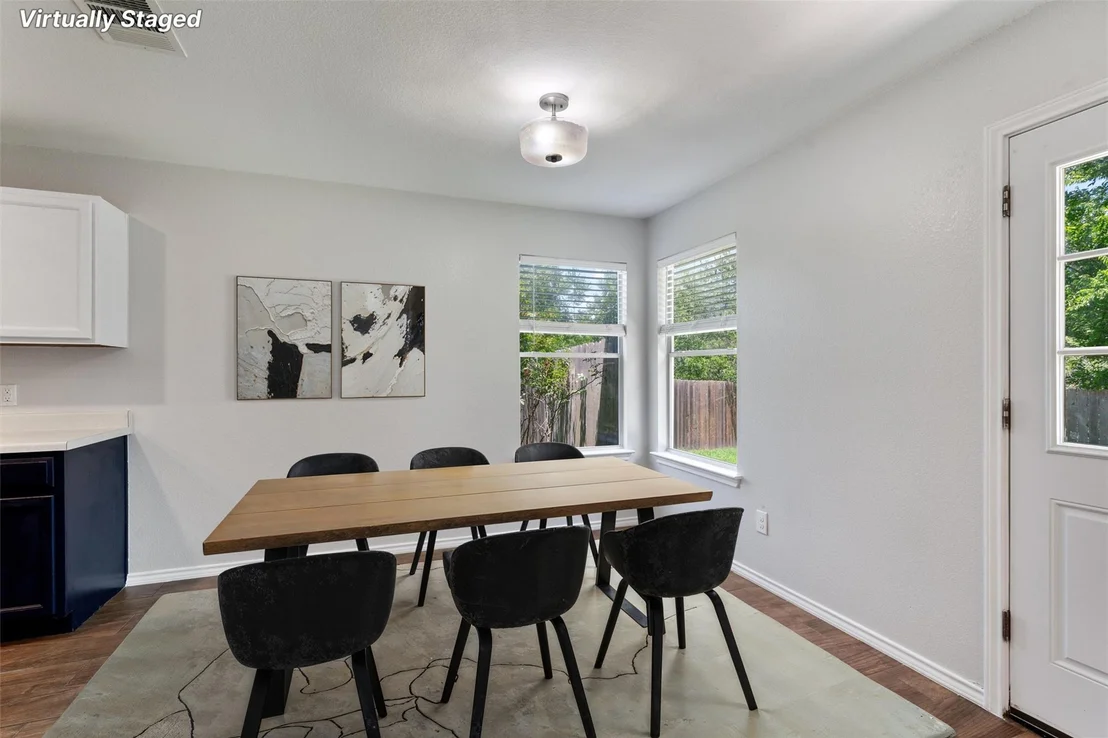 Photo of 620 Lavaca LOOP