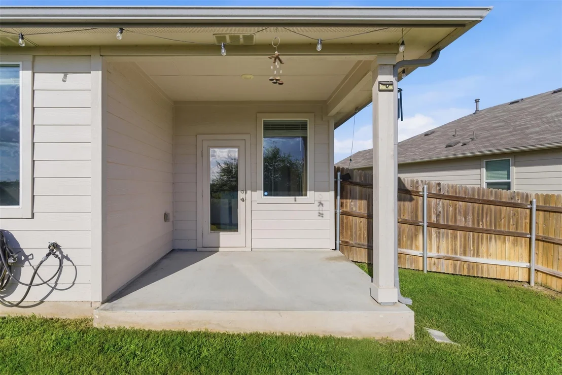 Photo of 220 Apache Plum DR