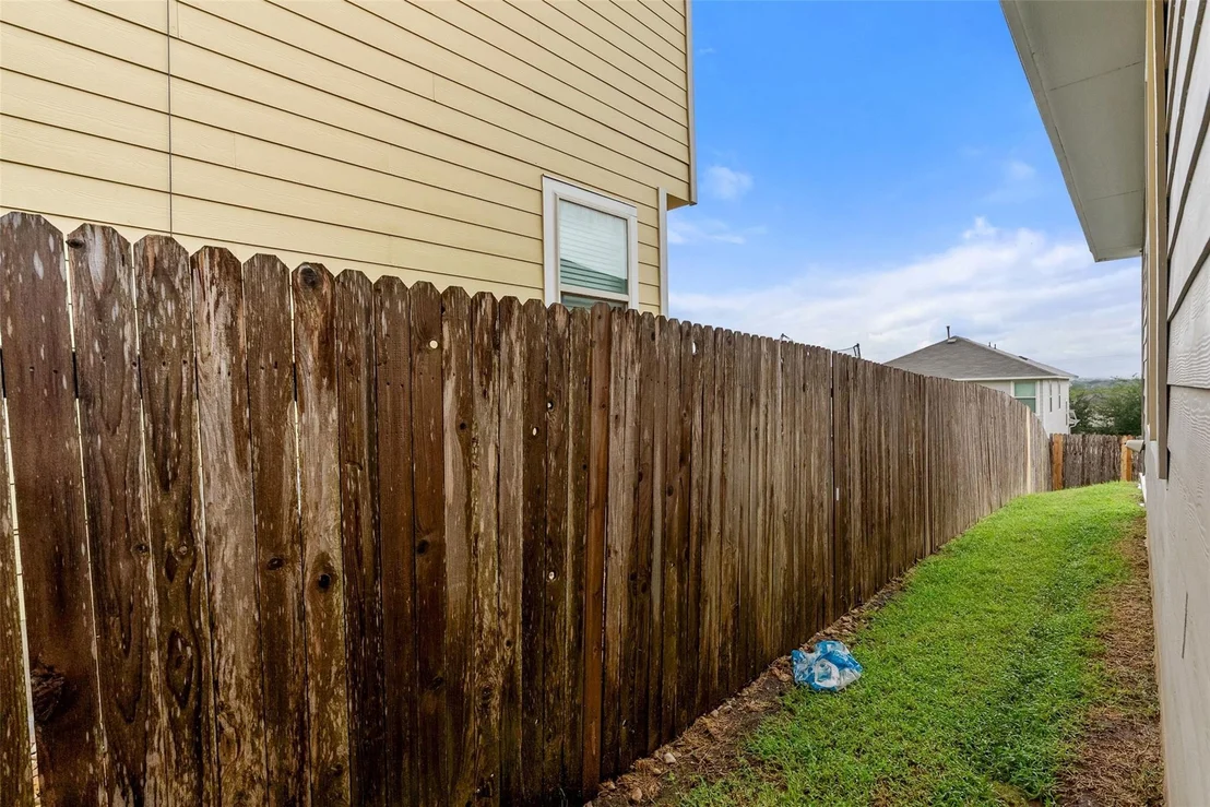 Photo of 557 Twisted Oaks LN