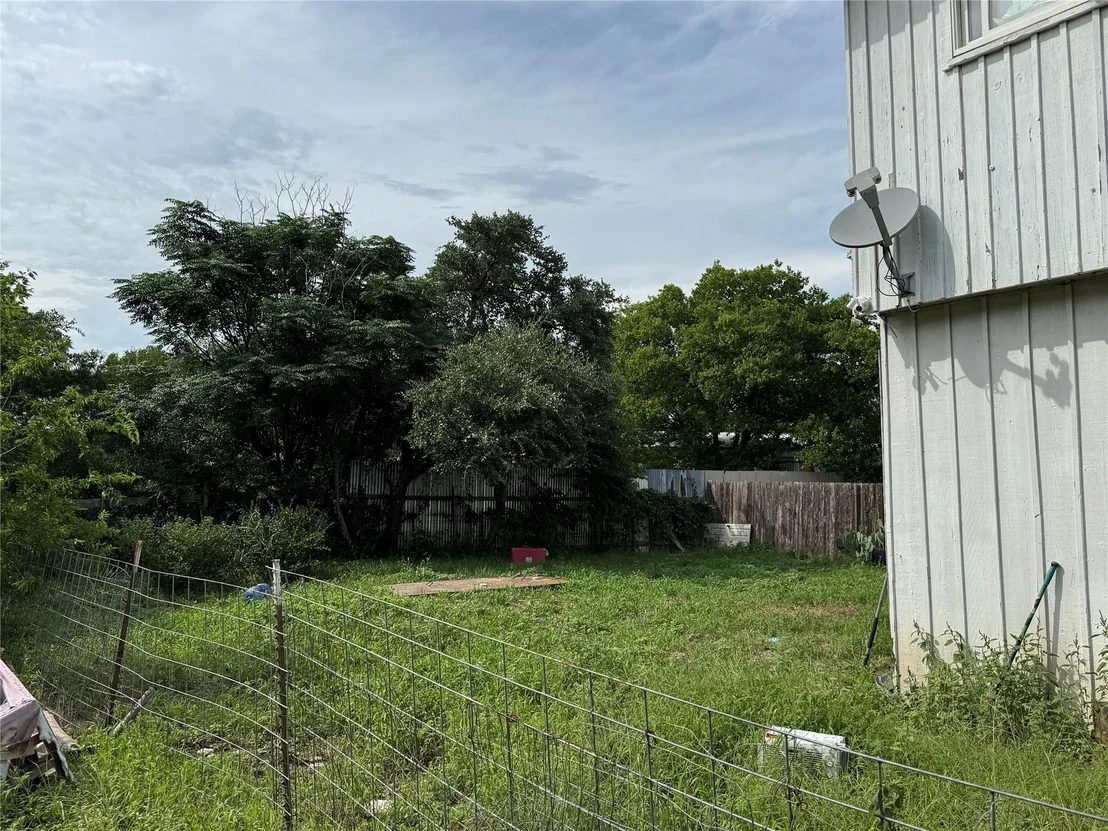 Photo of 574 Eastern Ave