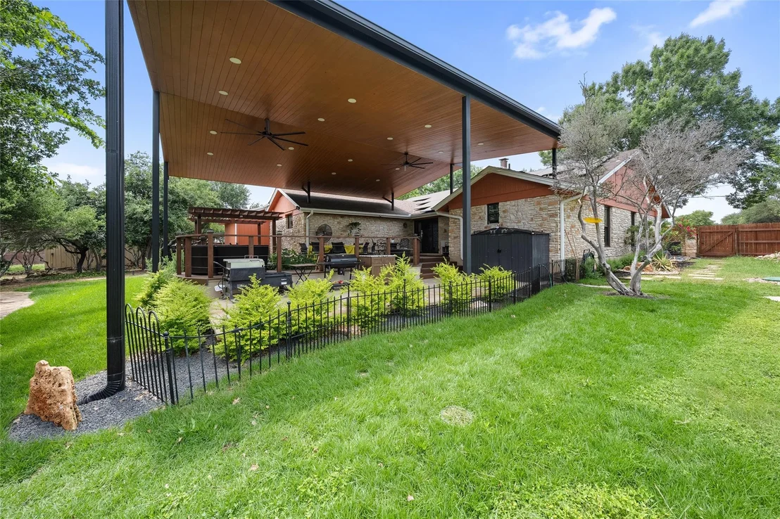 Photo of 301 Oak Ridge RD