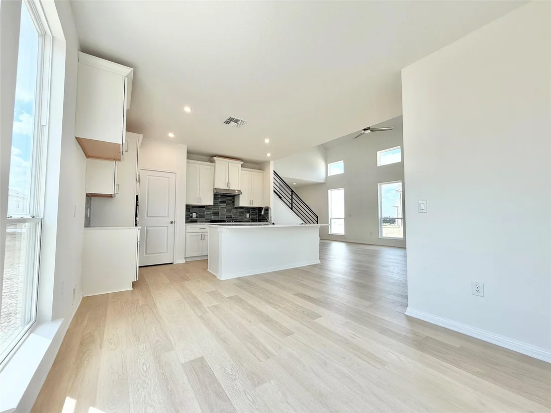 Photo of 476 Young ST