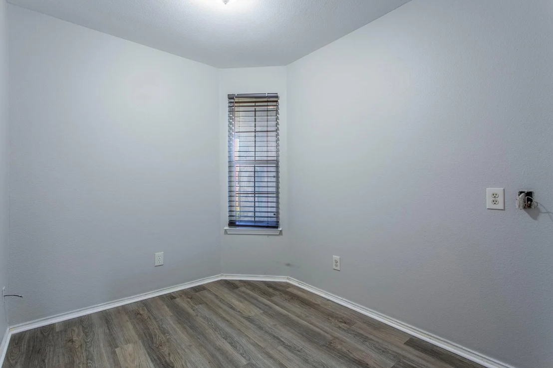 Photo of 1904 Basalt DR
