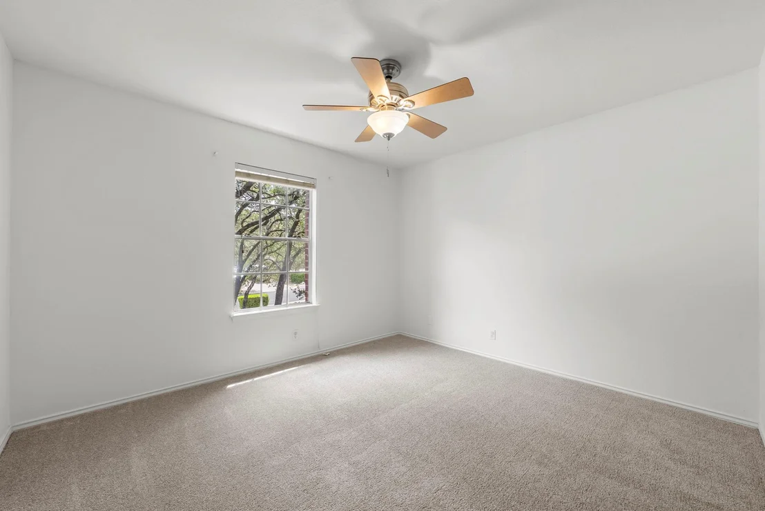 Photo of 2028 Desco DR