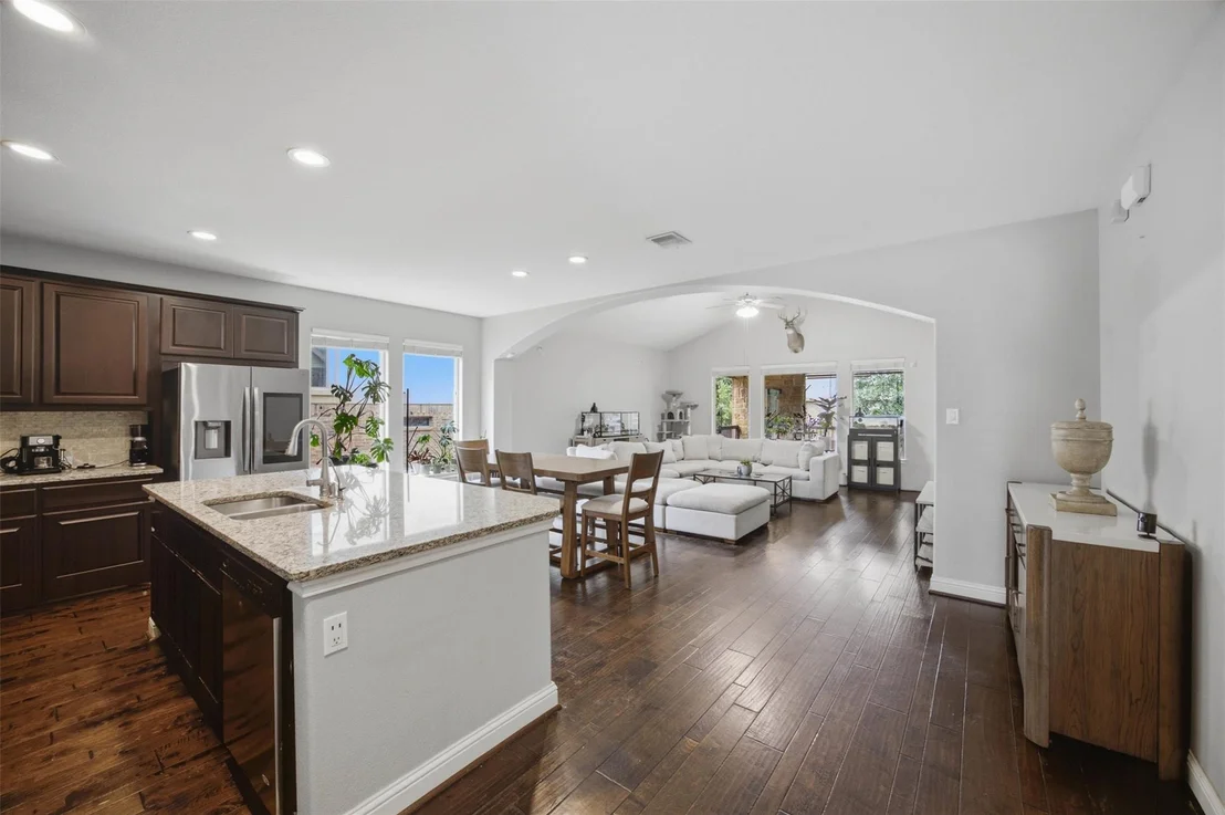 Photo of 1016 Winding Way DR