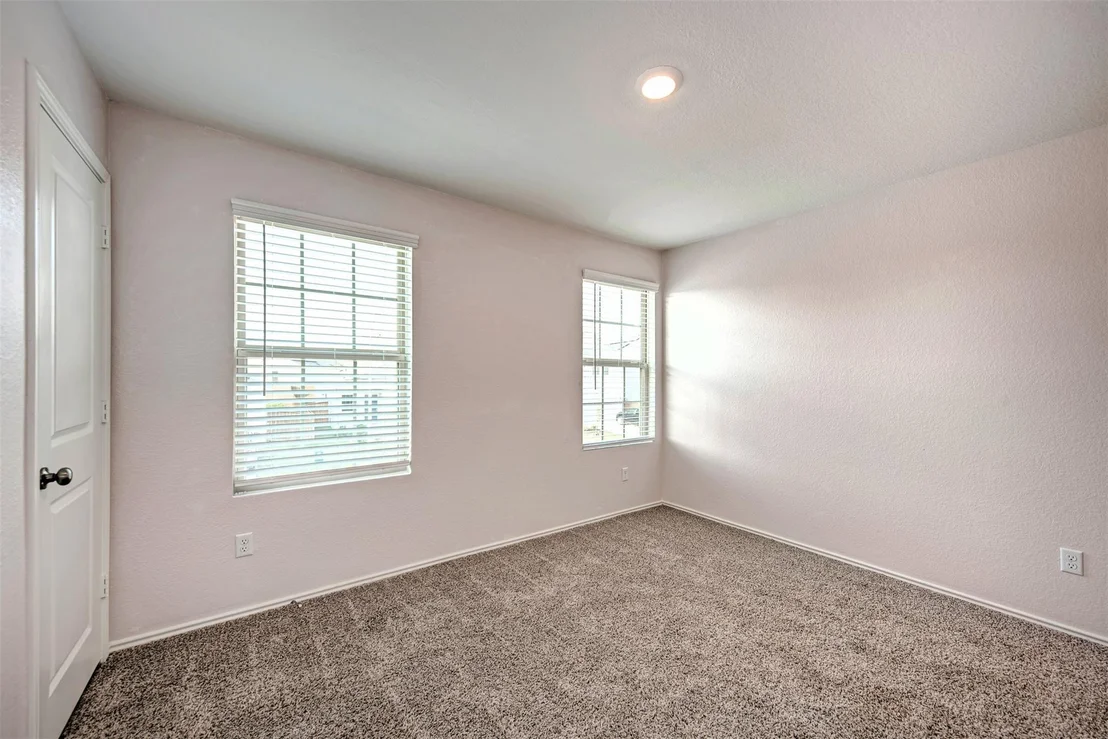 Photo of 817 Circle WAY