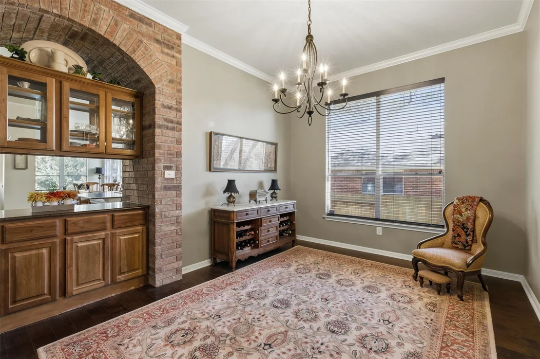 Photo of 526 Victoria DR