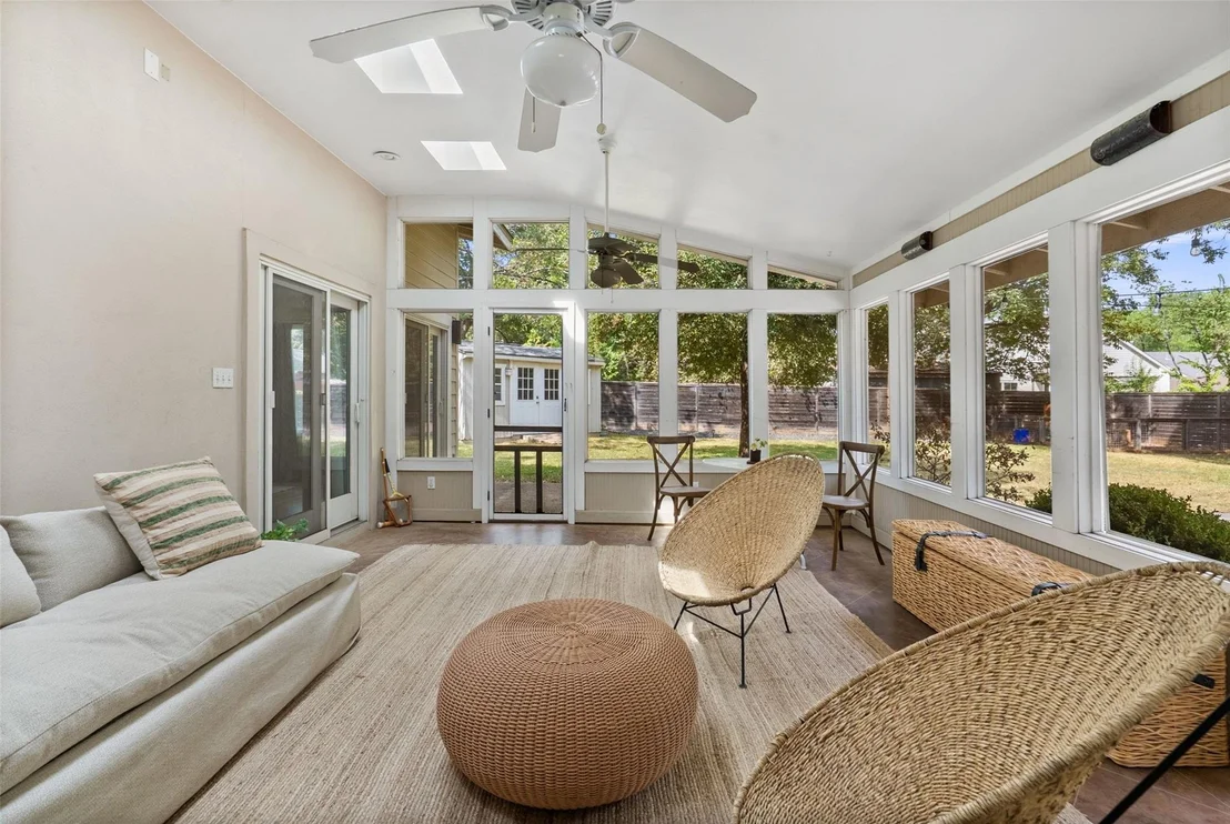 Photo of 2700 Addison Ave