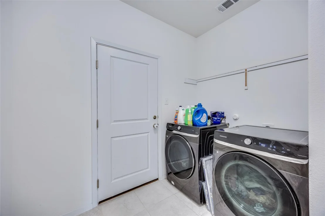 Photo of 21302 Santa Rosa Ave