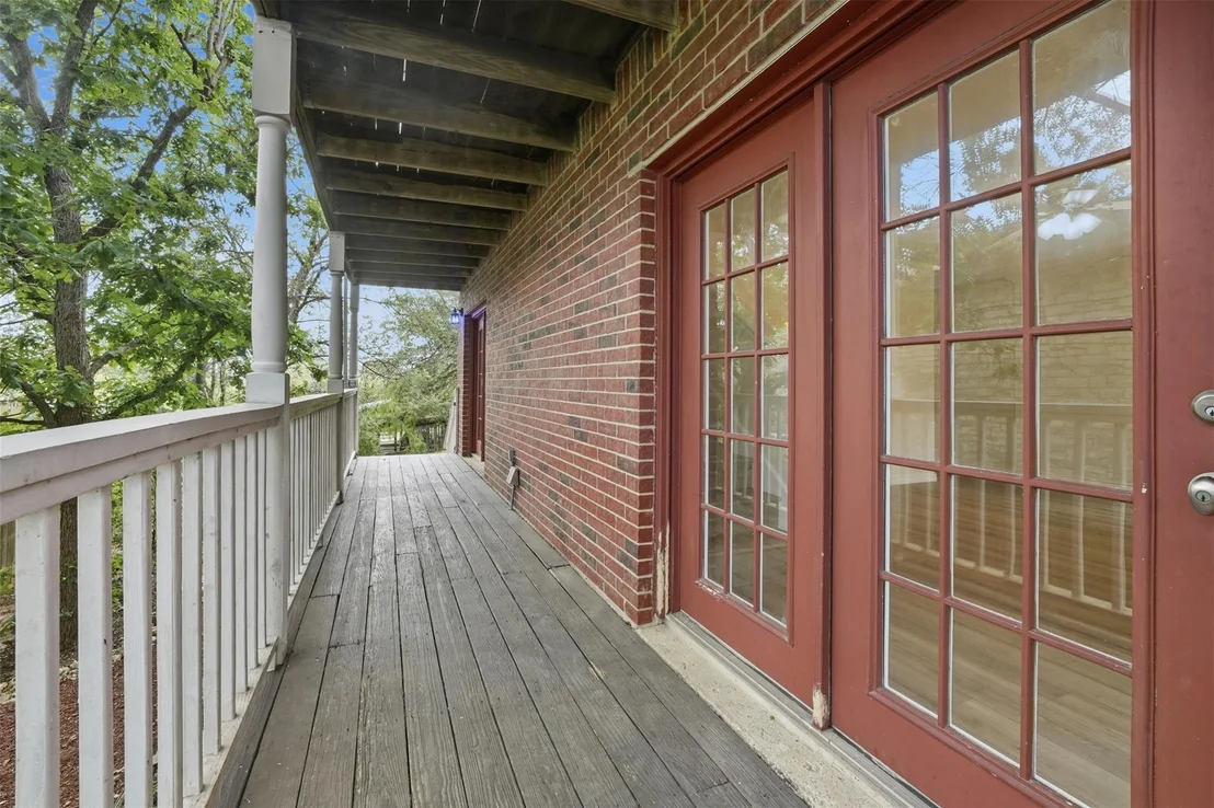 Photo of 1104 Franklin DR