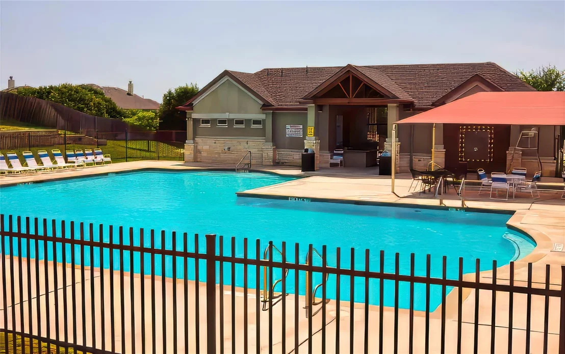Photo of 249 Ashwood N