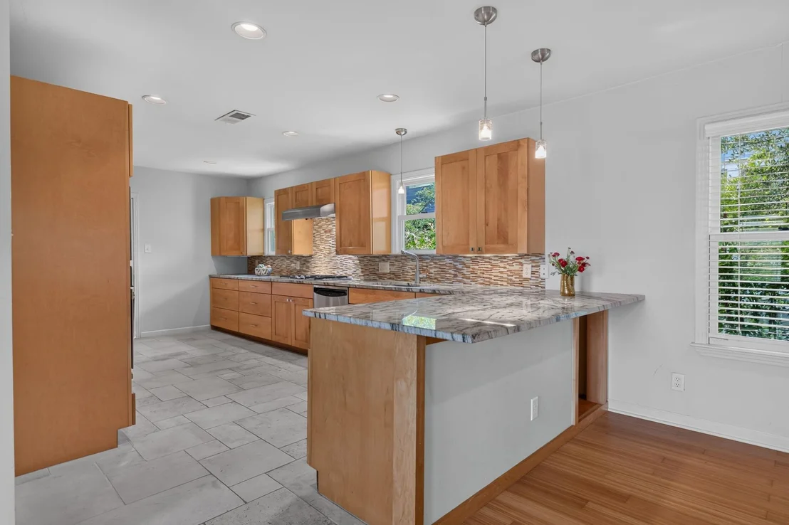 Photo of 4616 Sinclair Ave
