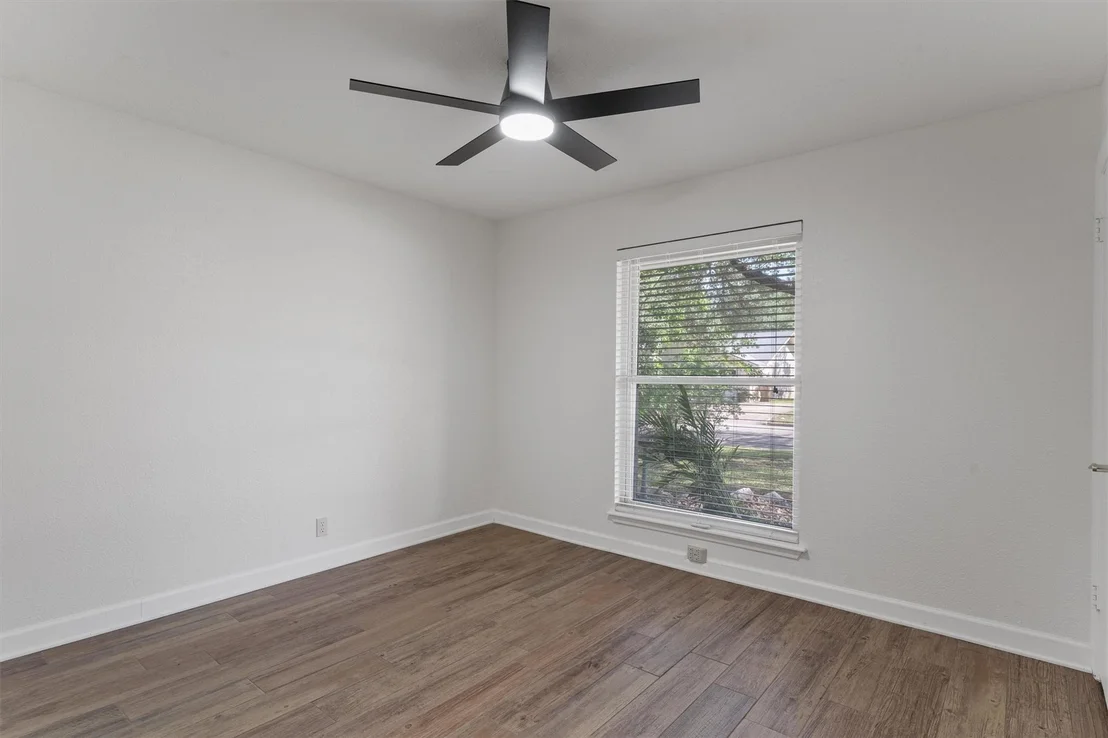 Photo of 531 Dennis DR