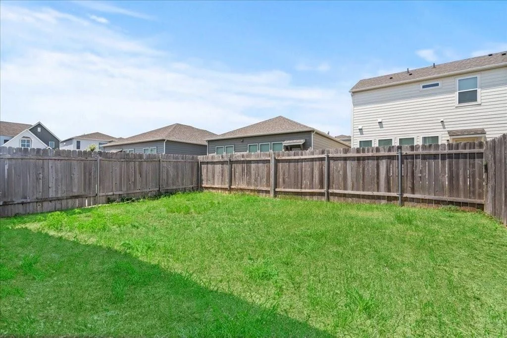 Photo of 15004 Forum Ave